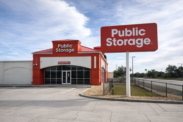 Facility photo: //images.sparefoot.com/medium/21320569f5f813b793d.jpg