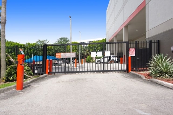 Storage Units at Public Storage - Hialeah - 6550 W 20th Ave - 6550 W 20th Ave
