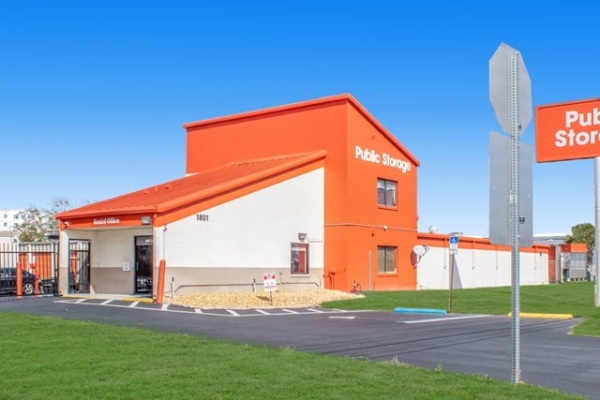 Public Storage - Orlando - 1801 W Oak Ridge Road