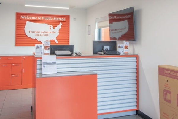 Storage Units at Public Storage - Orlando - 1801 W Oak Ridge Road - 1801 W Oak Ridge Road