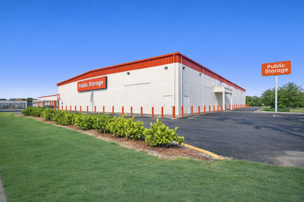 Facility photo: //images.sparefoot.com/medium/2132106a256c38a5992.jpg