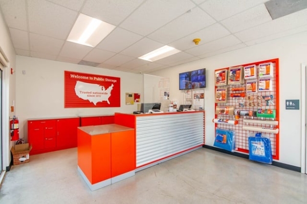 Facility photo: //images.sparefoot.com/medium/2132136884d1f124c5b.jpg