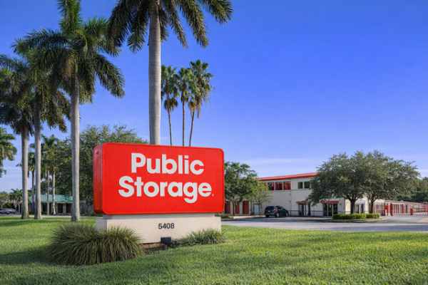 Facility photo: //images.sparefoot.com/medium/21321369f4a7b3d2d3c.jpg