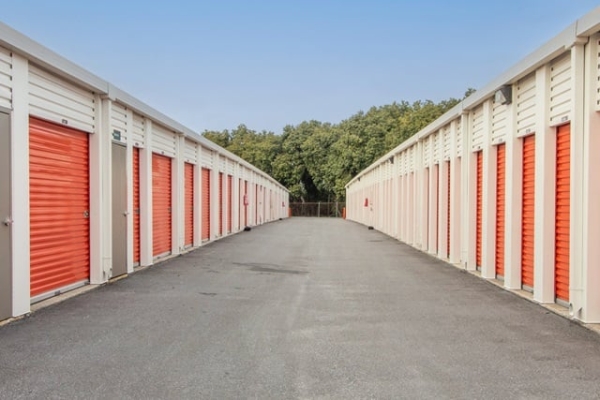 Facility photo: //images.sparefoot.com/medium/21321669397d5eb939f.jpg