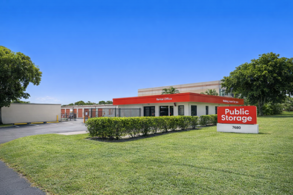 Storage Units at Public Storage - No Lauderdale - 7550 McNab Road - 7550 McNab Road
