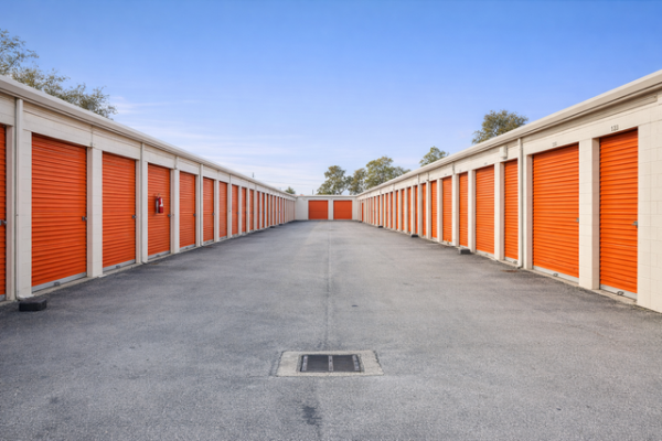 Facility photo: //images.sparefoot.com/medium/2132256a05d35c9bc42.jpg