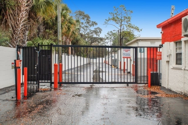 Storage Units at Public Storage - Tampa - 13611 N 15th Street - 13611 N 15th Street