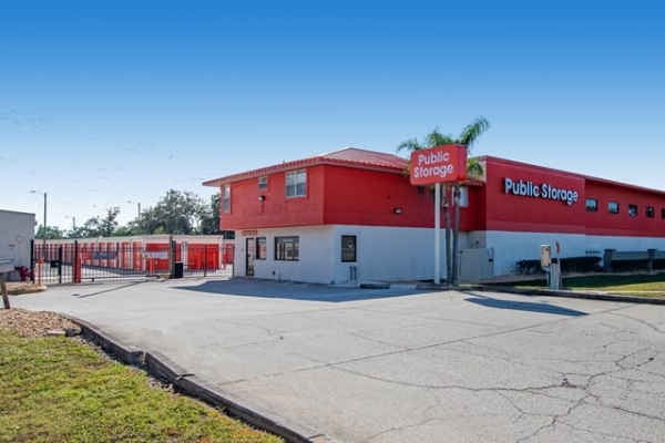 Facility photo: //images.sparefoot.com/medium/2132396878f4a5c3a43.jpg