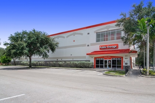 Facility photo: //images.sparefoot.com/medium/2132406877a3df7ae57.jpg