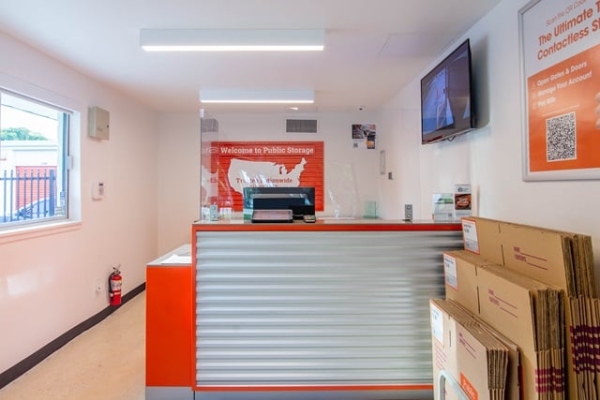 Facility photo: //images.sparefoot.com/medium/2132416947fdf261456.jpg