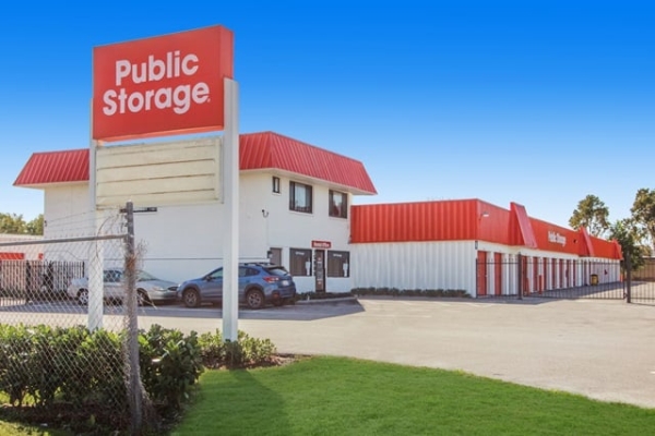 Facility photo: //images.sparefoot.com/medium/2132436884d26977bd1.jpg