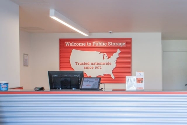 Facility photo: //images.sparefoot.com/medium/2132436963b0ae082dc.jpg