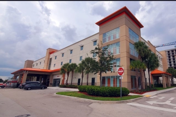 Public Storage - Aventura - 21288 Biscayne Blvd