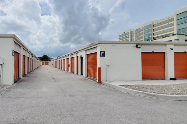 Facility photo: //images.sparefoot.com/medium/2132476a0c641064c98.jpg