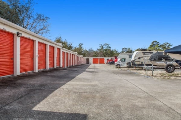 Facility photo: //images.sparefoot.com/medium/2132506a071b65ac840.jpg