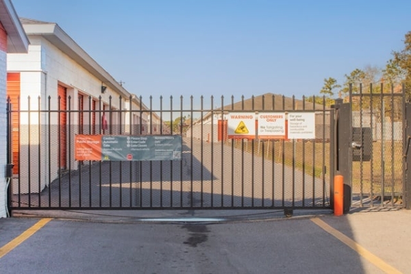 Facility photo: //images.sparefoot.com/medium/213251687ce9b25b4e8.jpg