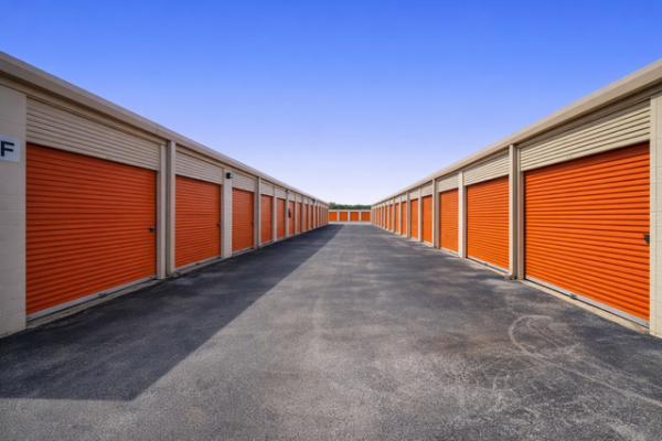 Facility photo: //images.sparefoot.com/medium/21325669f74738ec815.jpg