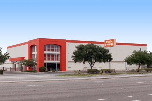 Storage Units at Public Storage - Tampa - 8230 N Dale Mabry Hwy - 8230 N Dale Mabry Hwy