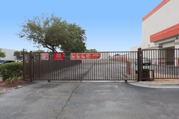 Storage Units at Public Storage - Tampa - 8230 N Dale Mabry Hwy - 8230 N Dale Mabry Hwy