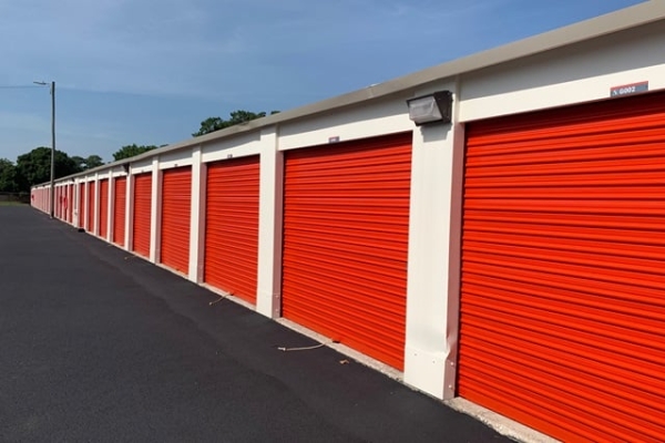 Facility photo: //images.sparefoot.com/medium/2132676884d23635f64.jpg