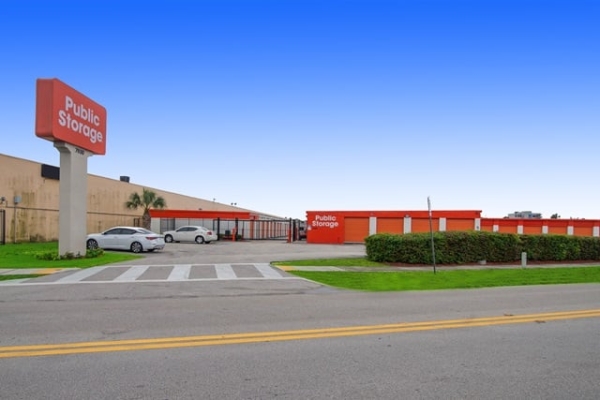 Facility photo: //images.sparefoot.com/medium/2132696884d228a2721.jpg