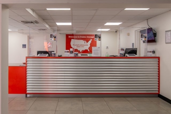 Facility photo: //images.sparefoot.com/medium/2132756924661cd6d3e.jpg