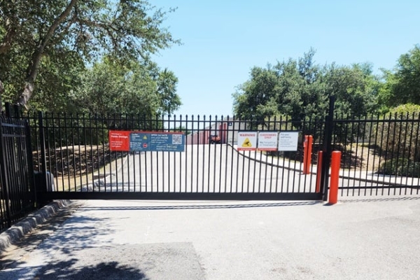 Storage Units at Public Storage - Orlando - 3145 N Alafaya Trail - 3145 N Alafaya Trail