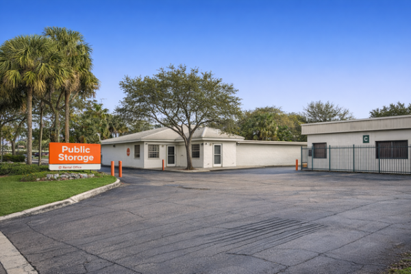 Facility photo: //images.sparefoot.com/medium/21328169e6240ea6628.jpg