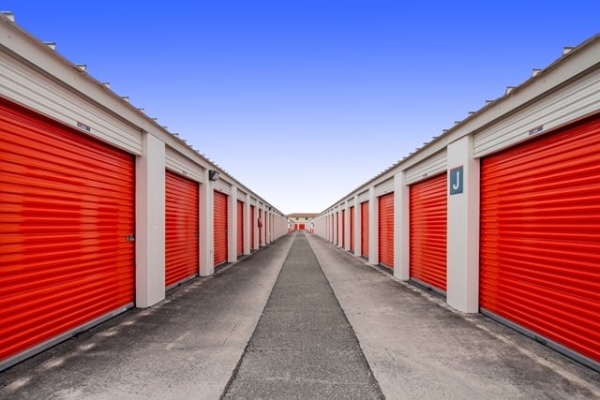 Facility photo: //images.sparefoot.com/medium/21328469134221d2d89.jpg