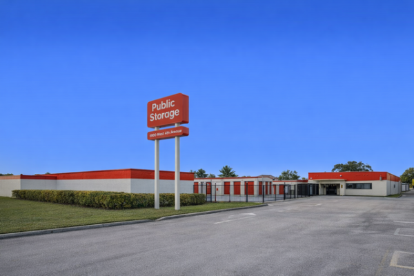 Facility photo: //images.sparefoot.com/medium/2132846a008d511b40b.jpg