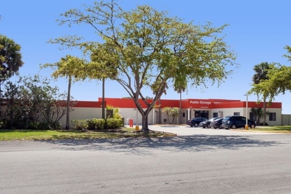 Facility photo: //images.sparefoot.com/medium/2132866884d218b2380.jpg