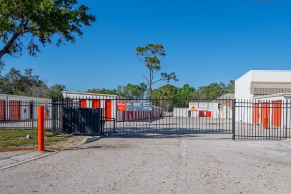 Storage Units at Public Storage - Bradenton - 3009 53rd Ave E - 3009 53rd Ave E