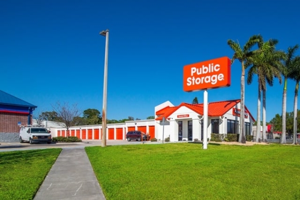 Storage Units at Public Storage - Bradenton - 3009 53rd Ave E - 3009 53rd Ave E