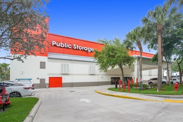 Storage Units at Public Storage - Ft Lauderdale - 6131 NE 14th Ave - 6131 NE 14th Ave