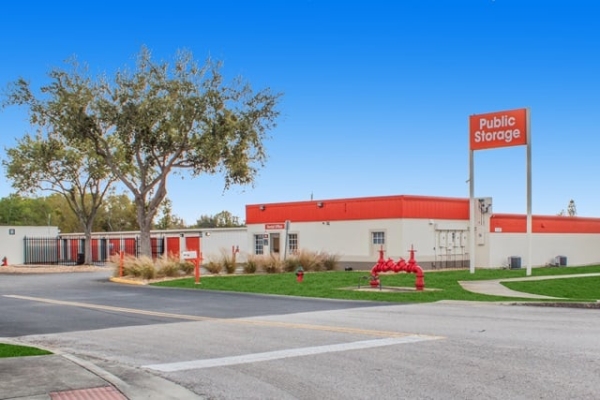 Facility photo: //images.sparefoot.com/medium/2133036967a28d41029.jpg