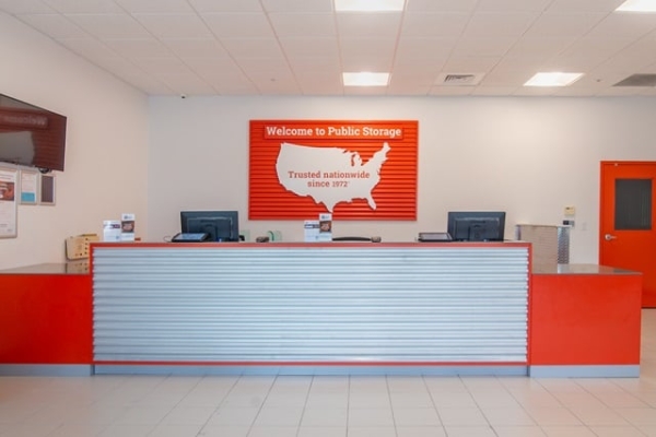 Facility photo: //images.sparefoot.com/medium/2133066936db4e4bfd3.jpg