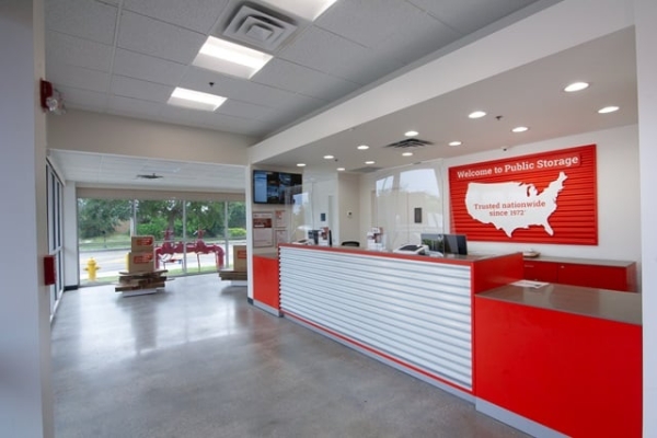 Facility photo: //images.sparefoot.com/medium/213308687b9a9f4a63f.jpg