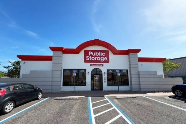 Facility photo: //images.sparefoot.com/medium/213309687e3b7d61b04.jpg