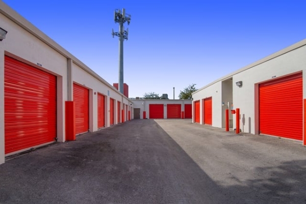 Storage Units at Public Storage - Miami Gardens - 18400 NW 57th Ave - 18400 NW 57th Ave