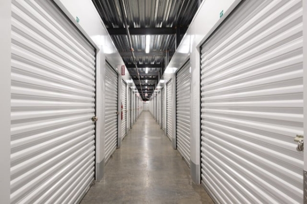 Facility photo: //images.sparefoot.com/medium/2133206883817b265e8.jpg