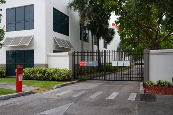 Facility photo: //images.sparefoot.com/medium/2133206883817d16698.jpg