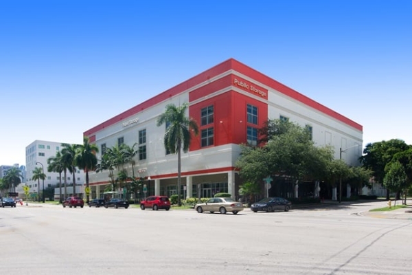 Facility photo: //images.sparefoot.com/medium/2133216895f6d1aee54.jpg