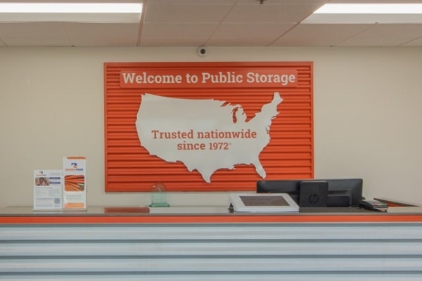 Facility photo: //images.sparefoot.com/medium/21333068ee504e386f6.jpg