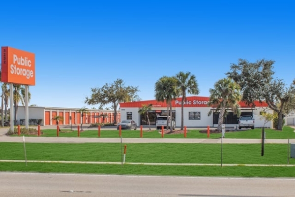 Storage Units at Public Storage - Fort Myers - 3232 Colonial Blvd - 3232 Colonial Blvd