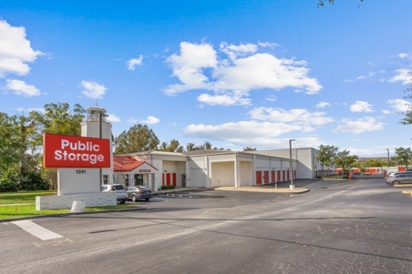 Facility photo: //images.sparefoot.com/medium/21333569f89a7253235.jpg