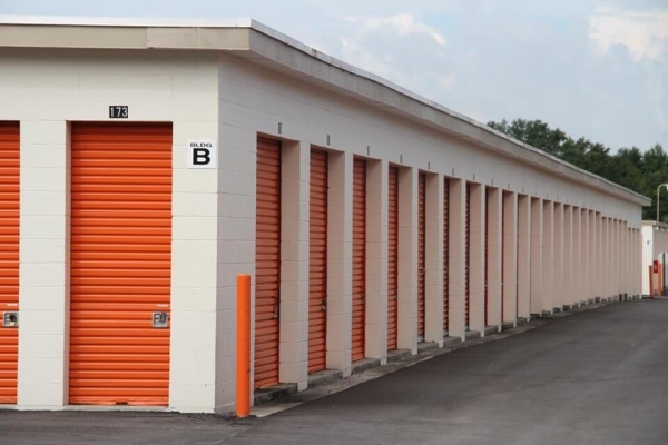 Facility photo: //images.sparefoot.com/medium/2133396884d33757a16.jpg