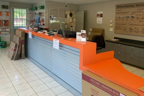 Facility photo: //images.sparefoot.com/medium/21334069650481ecd79.jpg