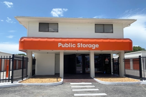 Storage Units at Public Storage - Orlando - 2308 N John Young Pkwy - 2308 N John Young Pkwy