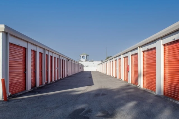 Storage Units at Public Storage - Lantana - 4390 Hypoluxo Rd - 4390 Hypoluxo Rd