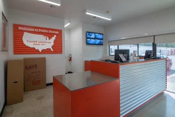 Storage Units at Public Storage - Lantana - 4390 Hypoluxo Rd - 4390 Hypoluxo Rd